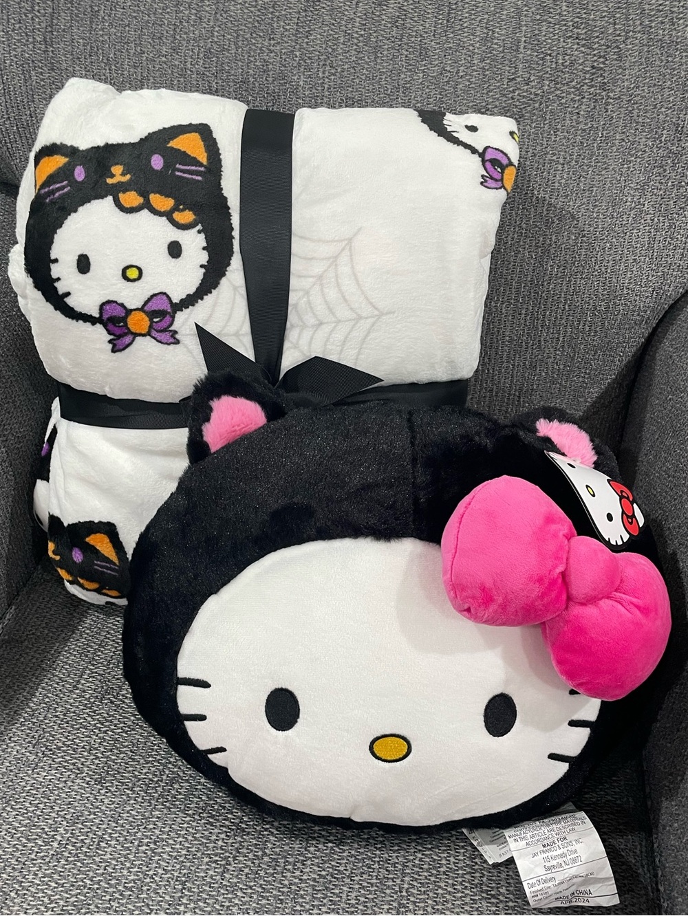 Hello Kitty Halloween Blanket and Pillow Bundle